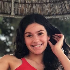 Meet your Posher, Evanthia